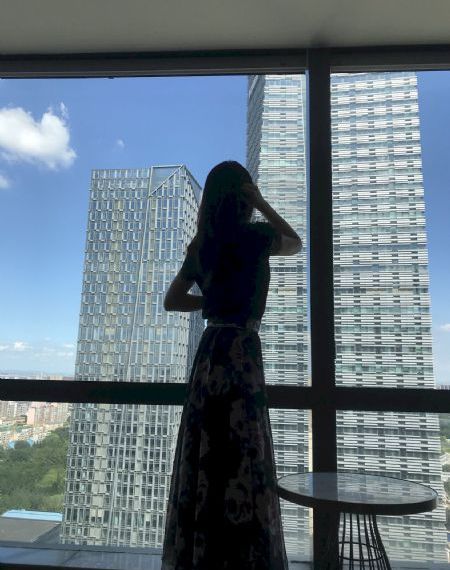 谁和她睡了_高清在线观看视频