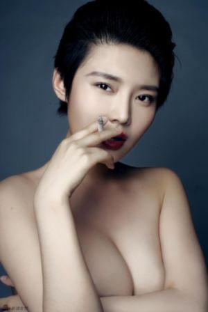 趴在同学胯下的麻麻_1080电视剧在线观看